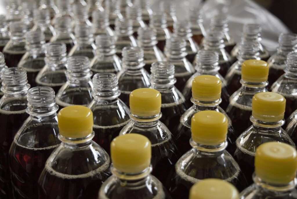 Fabrication de bouteille en plastique exemple